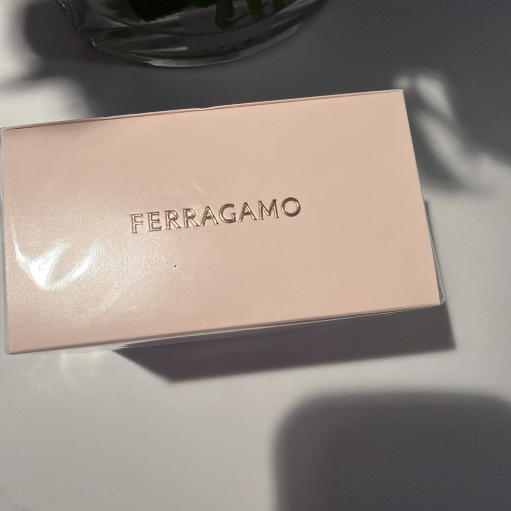 Signorina in Fiore by Salvatore Ferragamo for women EDT 3.4 oz New in Box Sealed - Picture 6 of 6